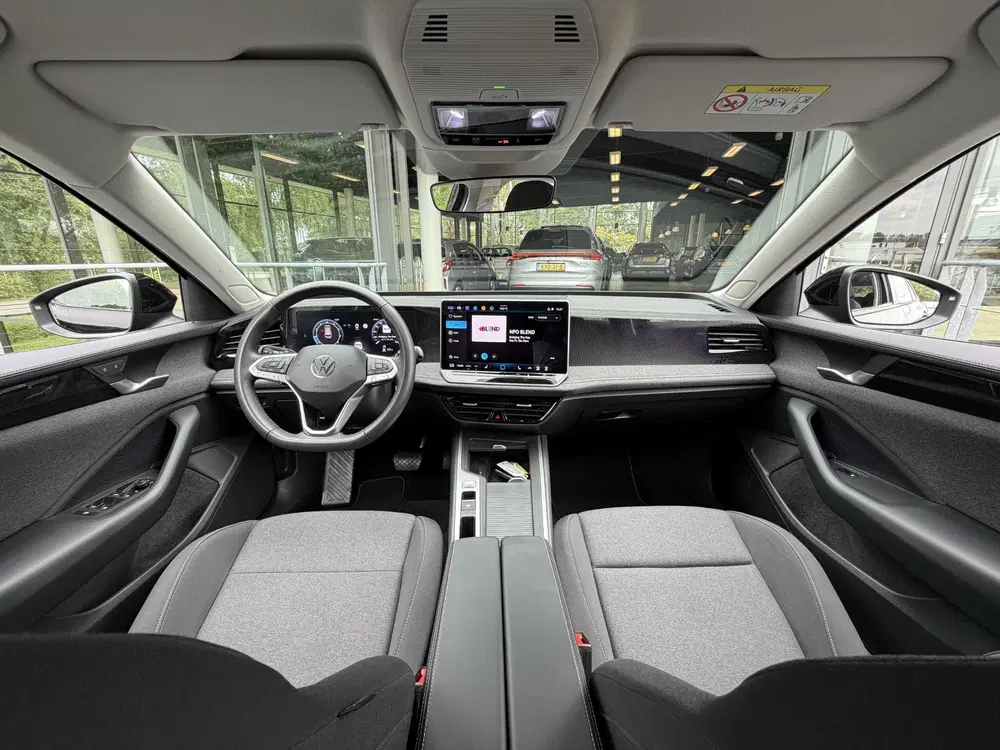 Volkswagen Passat 1.5 eTSI Automaat 150PK uit 2025, foto 3