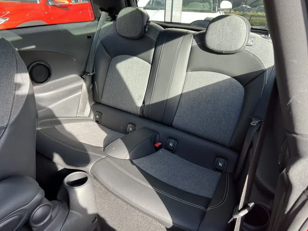 Mini Electric MINI Yours 33 kWh uit 2021, foto 13