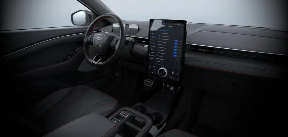 Ford Mustang Mach-E Extended Premium RWD 91 kWh 276pk uit 2025, foto 4