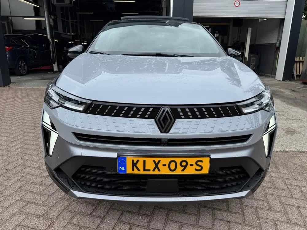 Renault Captur 1.8 E-Tech 160 esprit Alpine+Pack Privileg uit 2026, foto 2