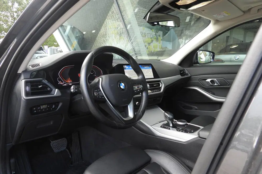 BMW 3-serie 318i High Executive Automaat uit 2021, foto 11