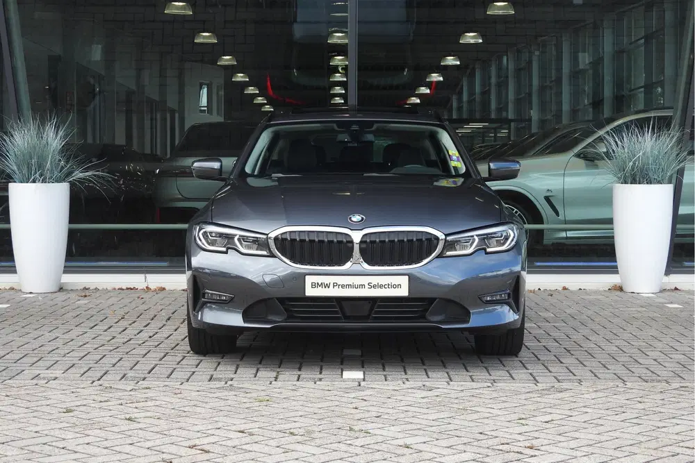 BMW 3-serie 318i High Executive Automaat uit 2021, foto 9