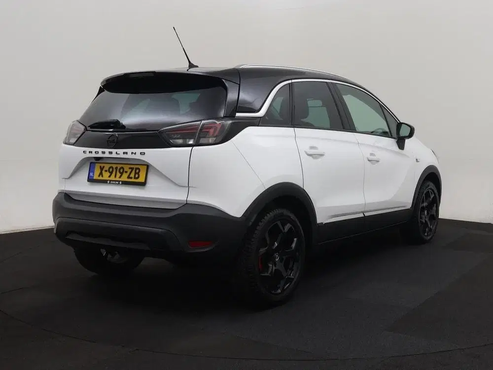 Opel Crossland 1.2T 130pk Ultimate Automaat Pano uit 2022, foto 2