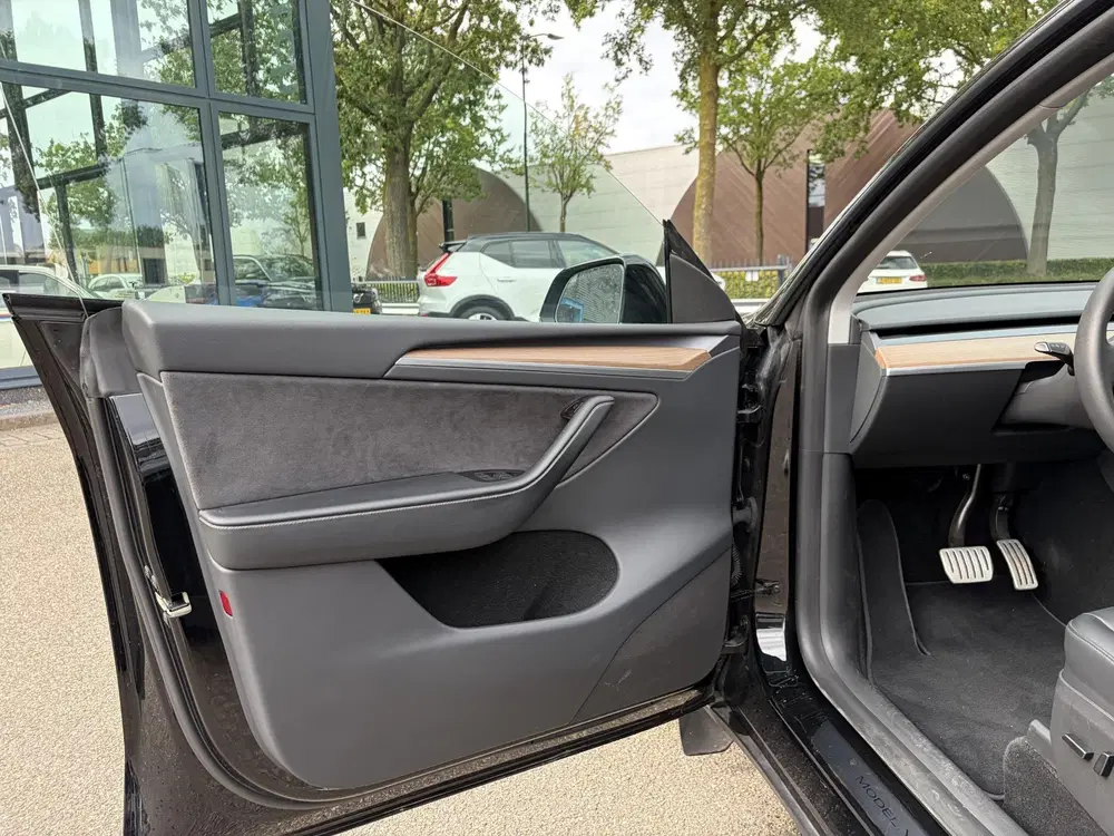 Tesla Model Y Performance AWD 75 kWh SOH 92% RIJKLAAR GE uit 2023, foto 15