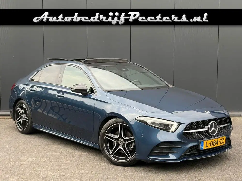 Mercedes-Benz A-Klasse A 200 AMG Nightpakket Pano Leder Sfee uit 2021