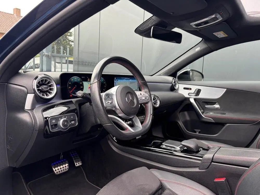 Mercedes-Benz A-Klasse A 200 AMG Nightpakket Pano Leder Sfee uit 2021, foto 15