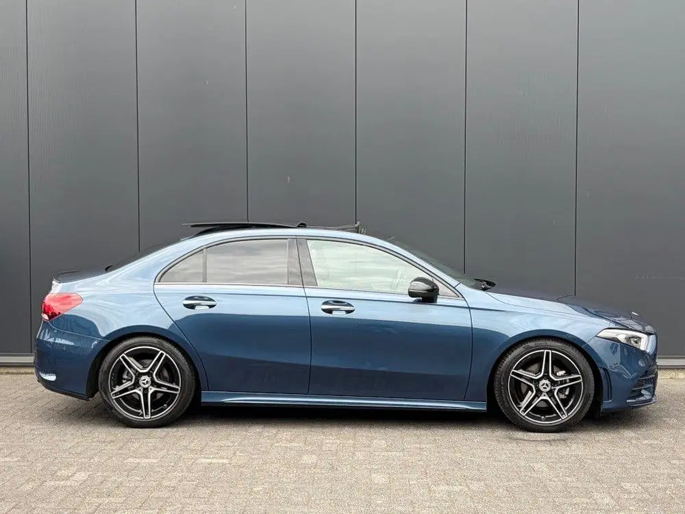 Mercedes-Benz A-Klasse A 200 AMG Nightpakket Pano Leder Sfee uit 2021, foto 2