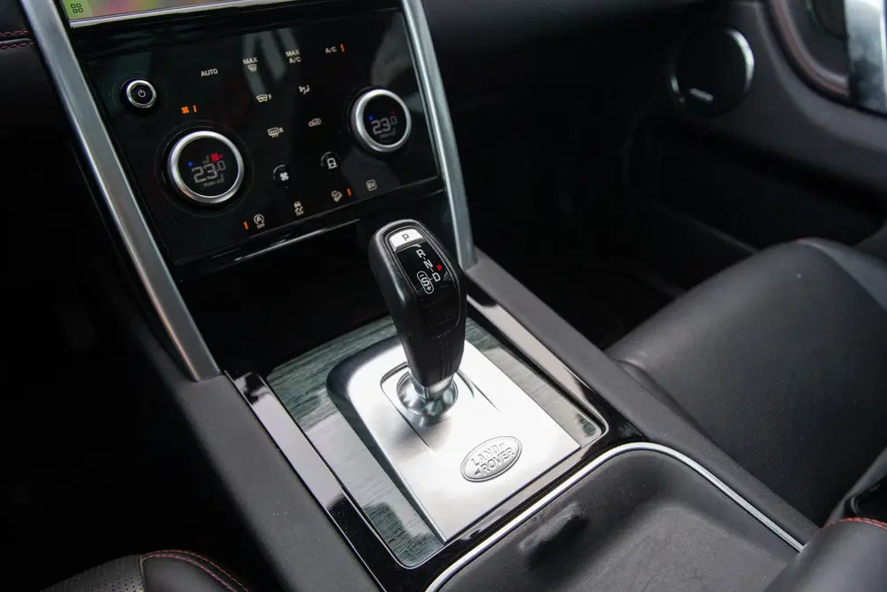 Land Rover Discovery Sport P300e 1.5 R-Dynamic HSE uit 2022, foto 11