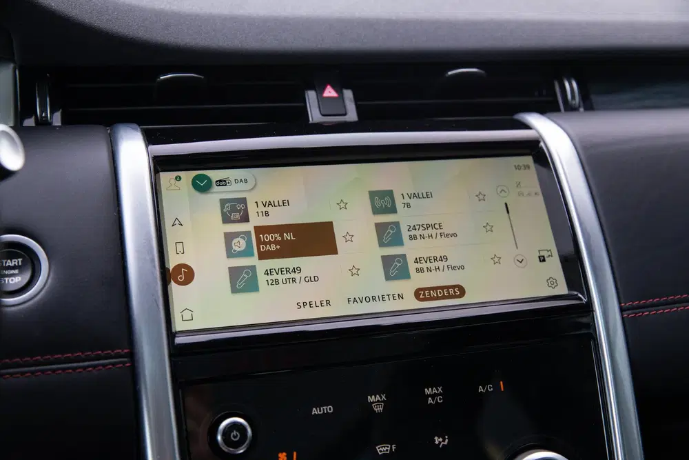Land Rover Discovery Sport P300e 1.5 R-Dynamic HSE uit 2022, foto 15