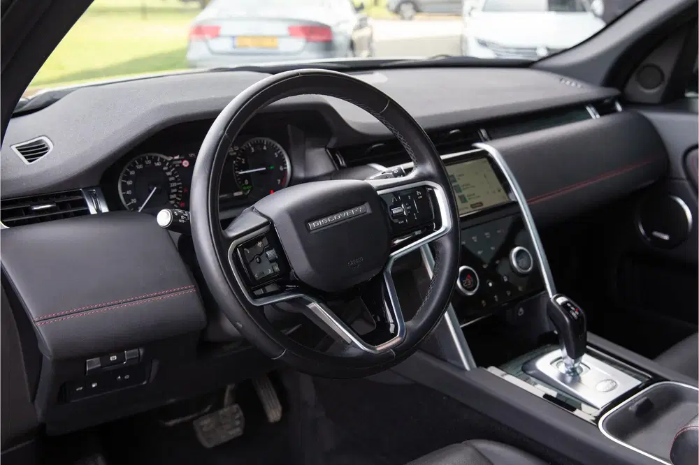 Land Rover Discovery Sport P300e 1.5 R-Dynamic HSE uit 2022, foto 5
