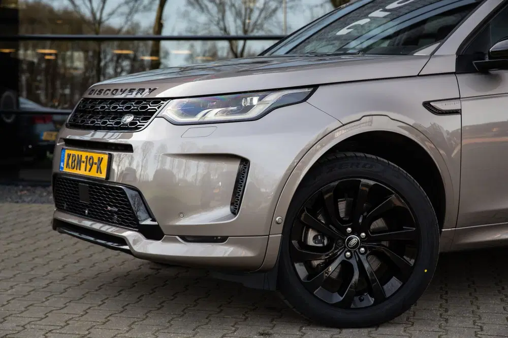 Land Rover Discovery Sport P300e 1.5 R-Dynamic HSE uit 2022, foto 8