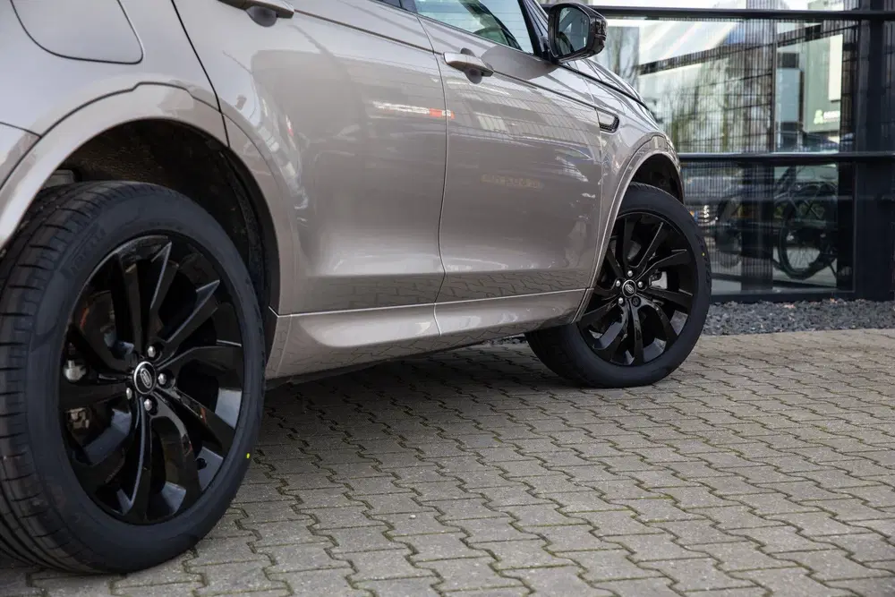 Land Rover Discovery Sport P300e 1.5 R-Dynamic HSE uit 2022, foto 9