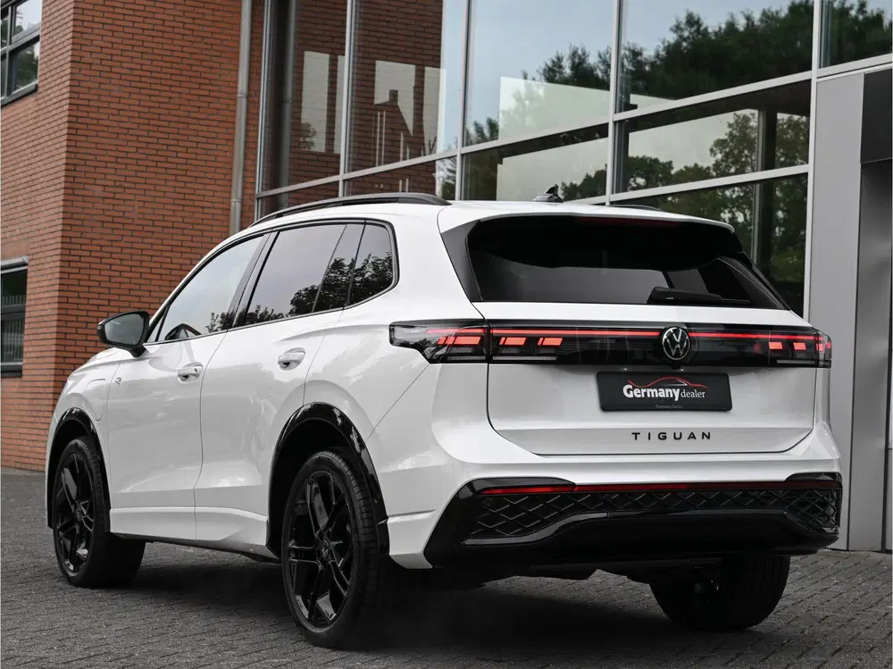 Volkswagen Tiguan 272pk 1.5 eHybrid R-Line Pano Tr-haak IQ-l uit 2025, foto 11