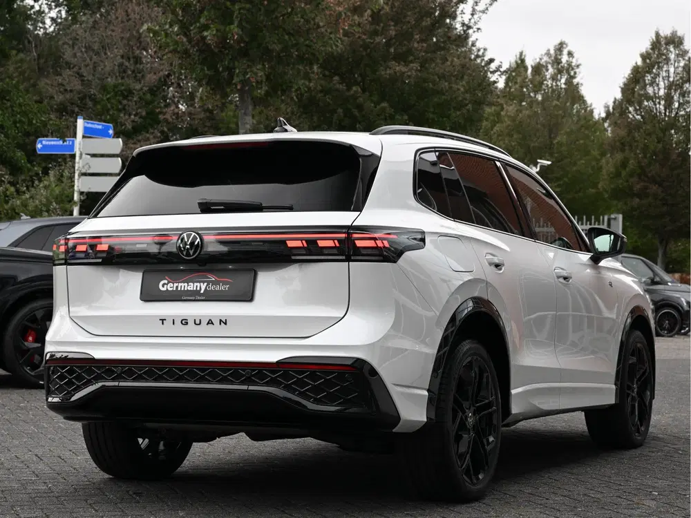 Volkswagen Tiguan 272pk 1.5 eHybrid R-Line Pano Tr-haak IQ-l uit 2025, foto 5