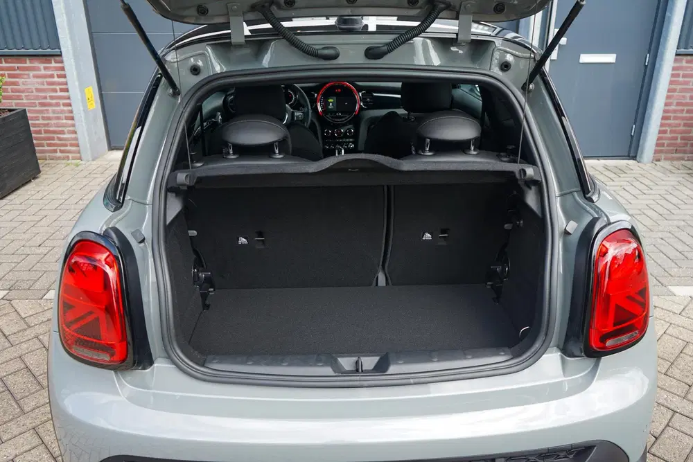 Mini John Cooper Works Cooper S 2.0 John Cooper Works uit 2022, foto 10