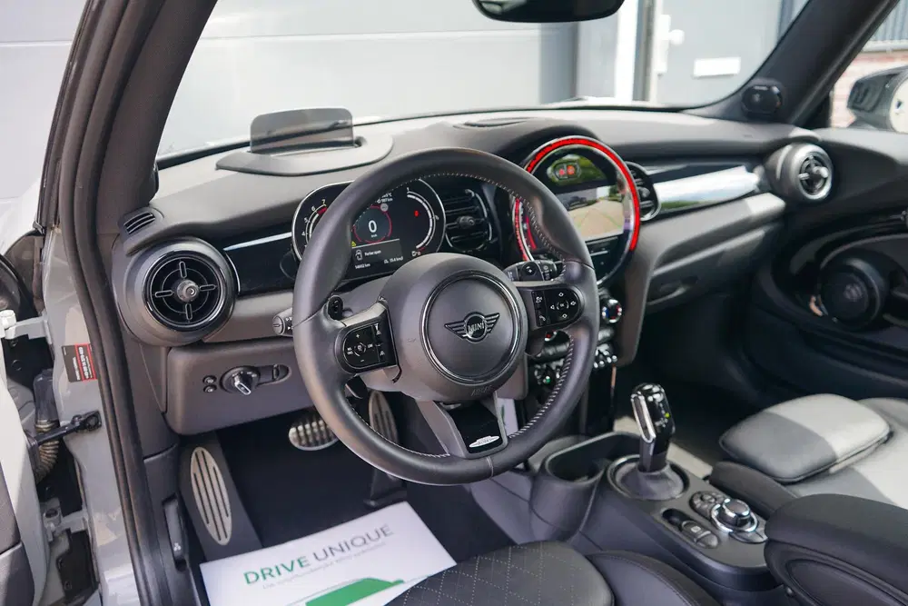 Mini John Cooper Works Cooper S 2.0 John Cooper Works uit 2022, foto 4