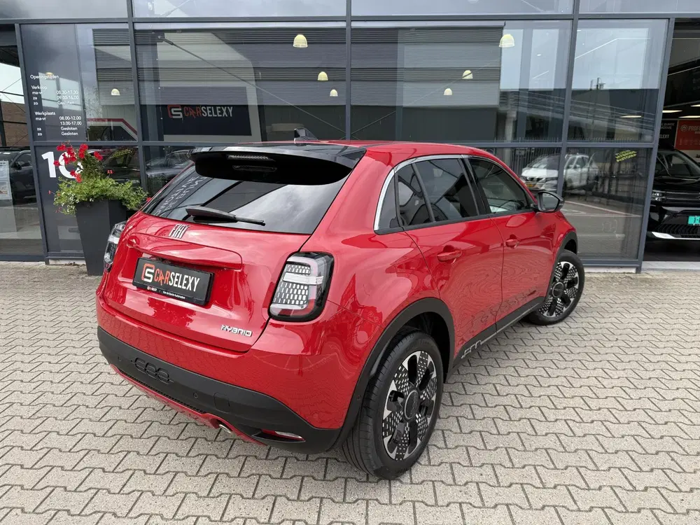 Fiat 600 1.2 Hybrid La Prima *ACC & Massage* uit 2025, foto 2