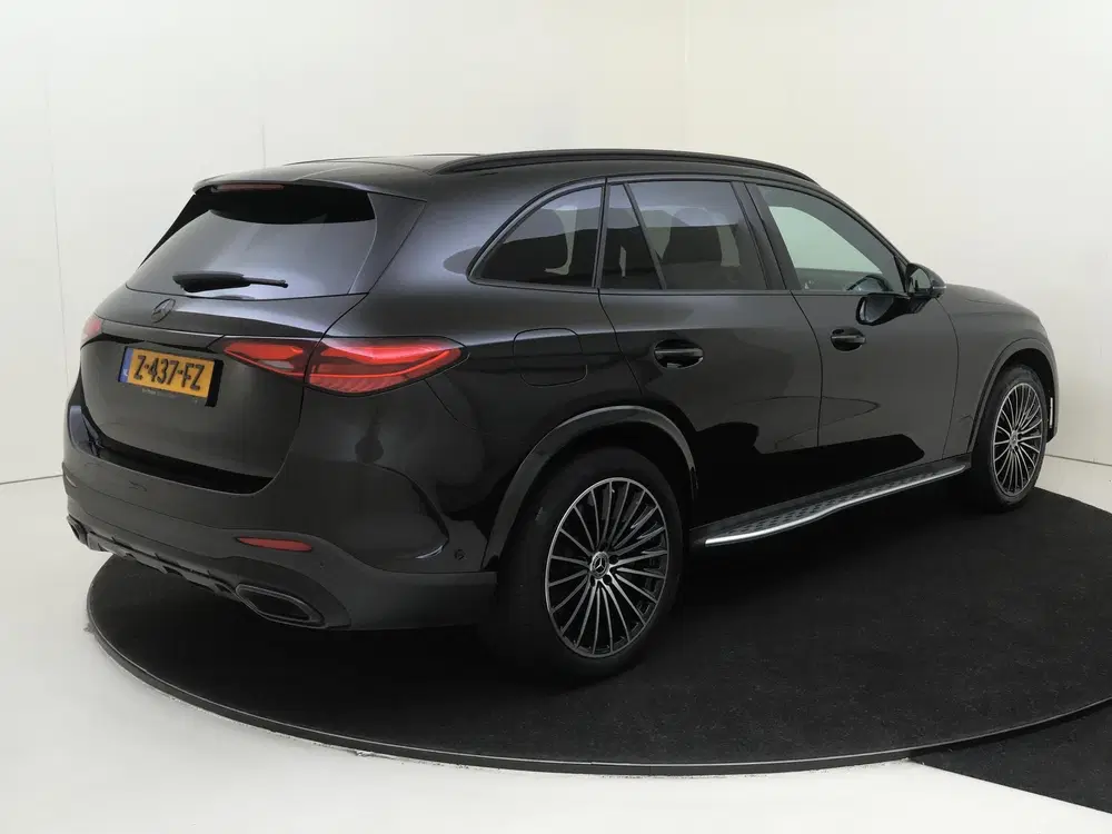 Mercedes-Benz GLC 400e 4MATIC AMG Line Premium Plus uit 2024, foto 2