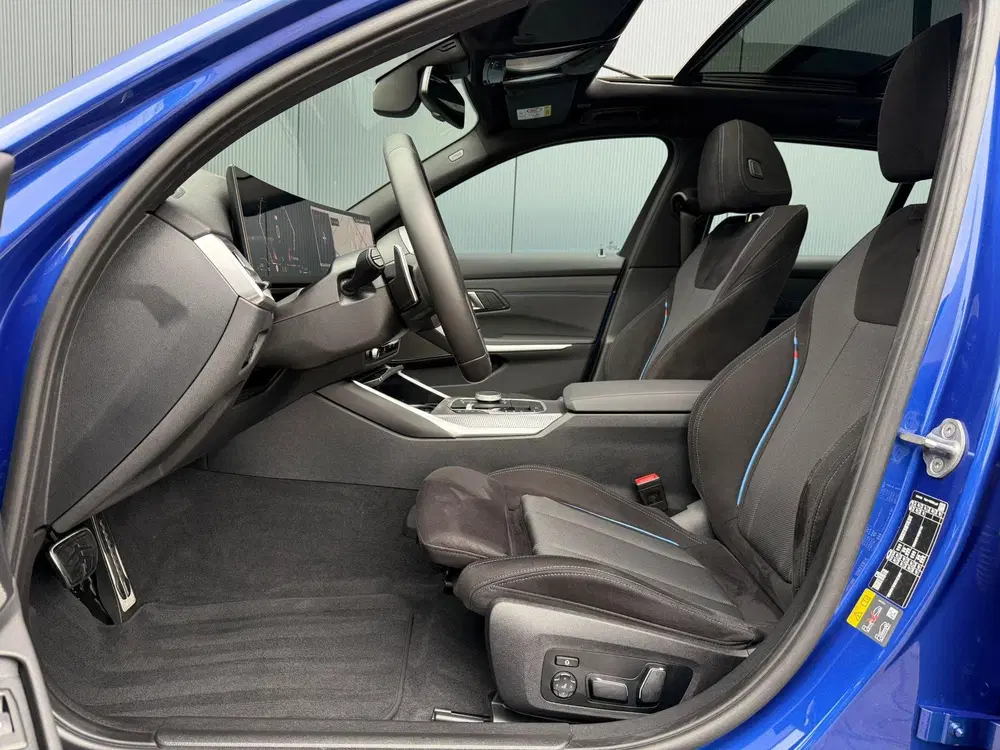 BMW 3-serie 330e xDrive M-sport pano tr.hk H&K 19 in uit 2025, foto 14