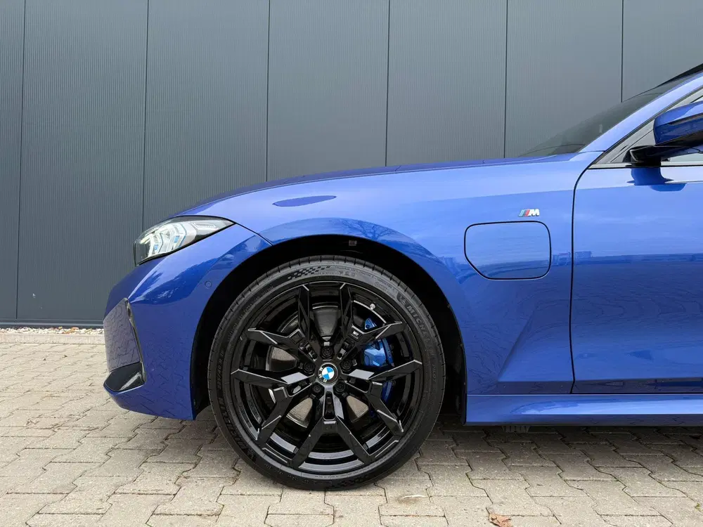 BMW 3-serie 330e xDrive M-sport pano tr.hk H&K 19 in uit 2025, foto 4