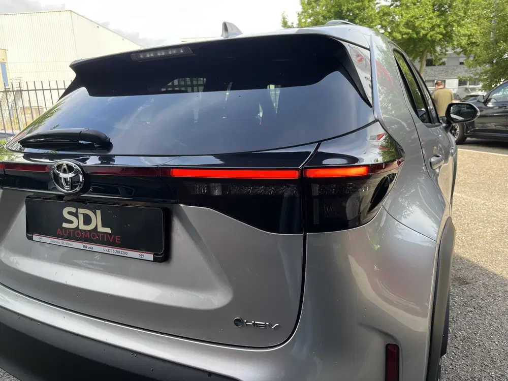 Toyota Yaris Cross 1.5 Hybrid 115 First Edition uit 2025, foto 14