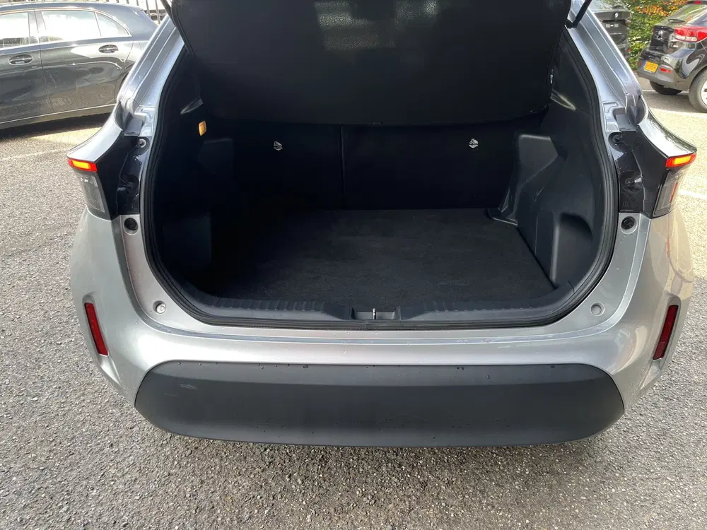 Toyota Yaris Cross 1.5 Hybrid 115 First Edition uit 2025, foto 15