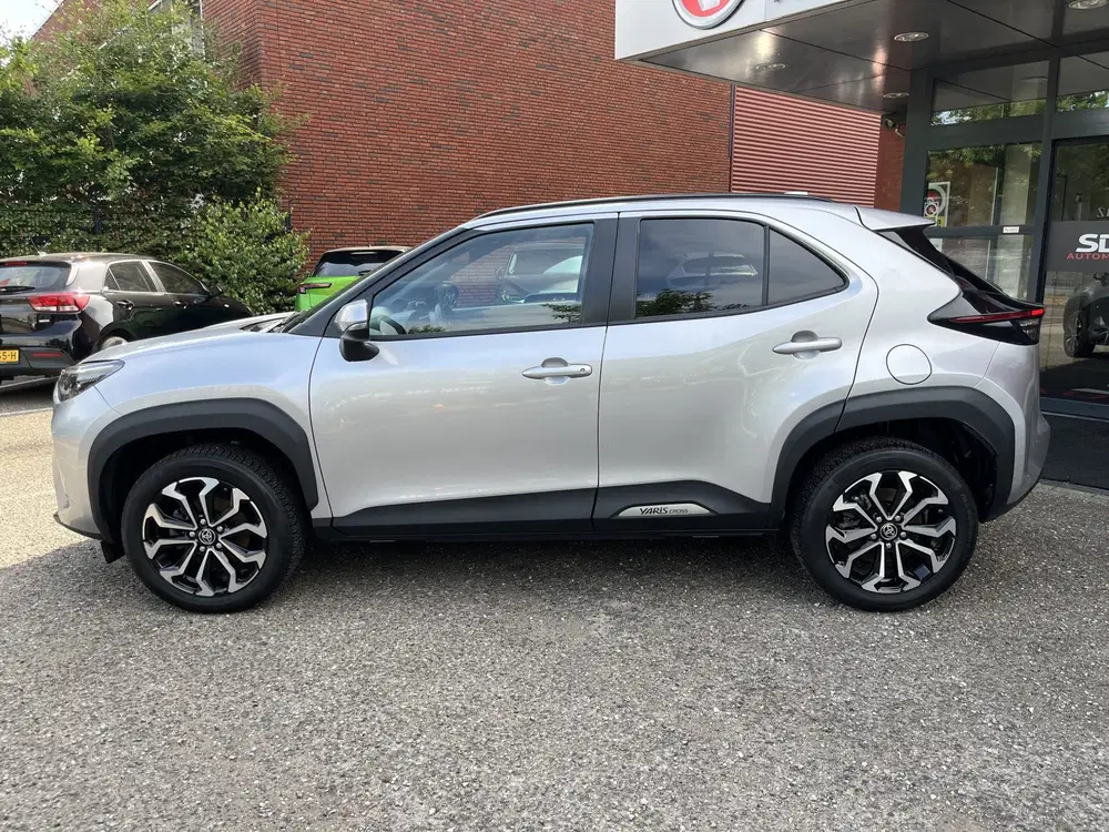 Toyota Yaris Cross 1.5 Hybrid 115 First Edition uit 2025, foto 3