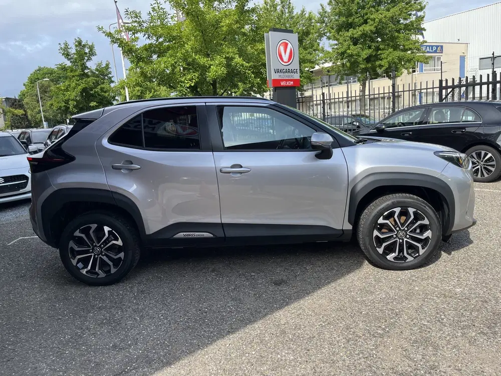 Toyota Yaris Cross 1.5 Hybrid 115 First Edition uit 2025, foto 8