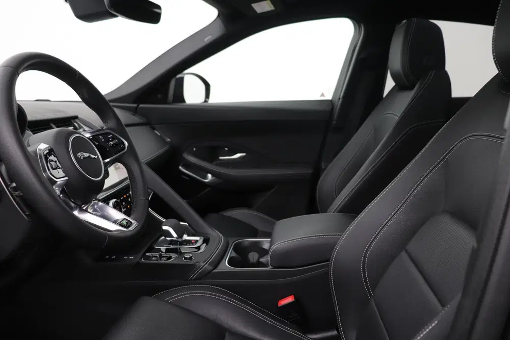Jaguar E-Pace P300e R-Dynamic SE uit 2024, foto 3
