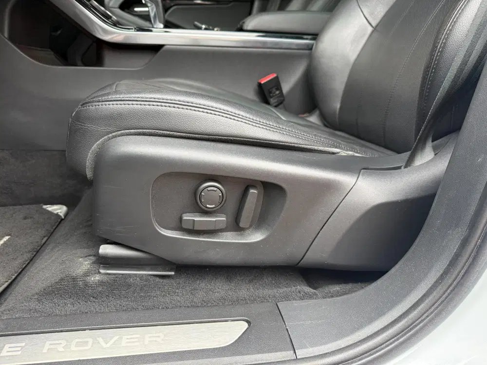 Land Rover Range Rover Evoque 2.0 P250 AWD 2020 R-Dynamic uit 2020, foto 12