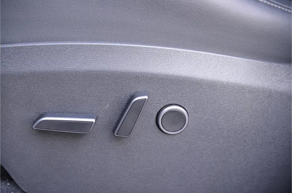Tesla Model Y RWD 58 kWh Autopilot3.0 uit 2023, foto 4