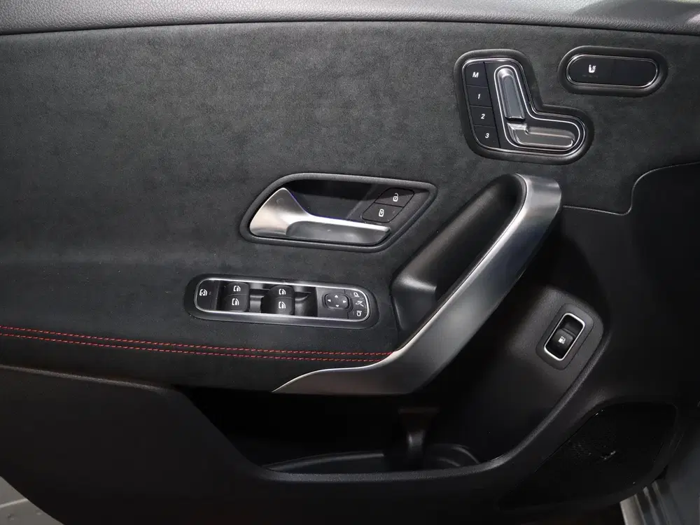 Mercedes-Benz A-Klasse 250e Business Solution AMG uit 2026, foto 12