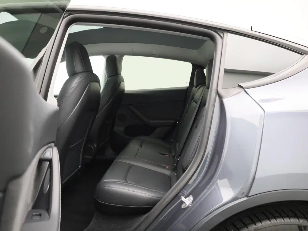 Tesla Model Y Long Range AWD 75 kWh uit 2022, foto 10