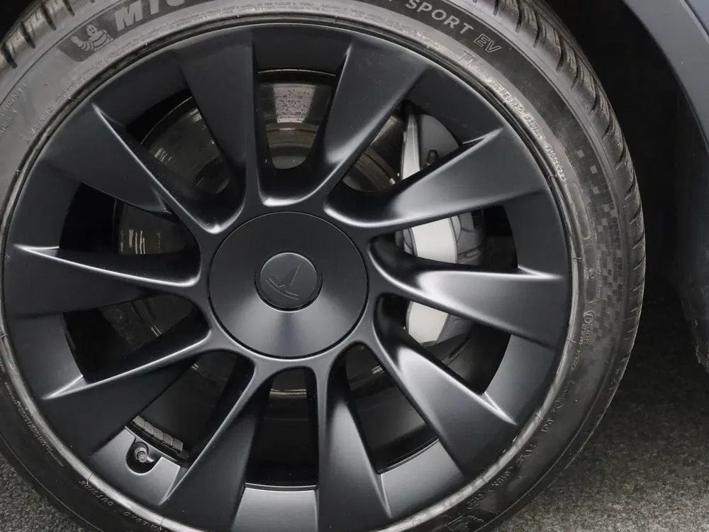 Tesla Model Y Long Range AWD 75 kWh uit 2022, foto 13