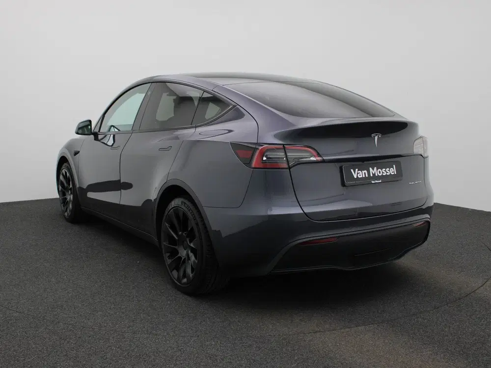 Tesla Model Y Long Range AWD 75 kWh uit 2022, foto 2