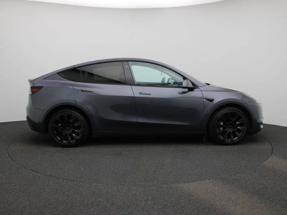 Tesla Model Y Long Range AWD 75 kWh uit 2022, foto 6