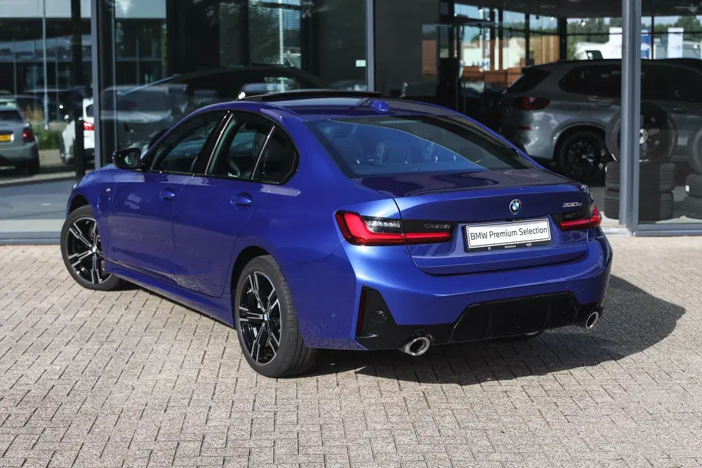 BMW 3-serie 330e M Sport Automaat uit 2026, foto 2