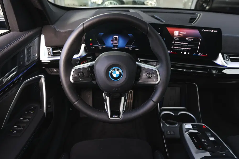 BMW iX1 eDrive20 M Sport uit 2026, foto 3