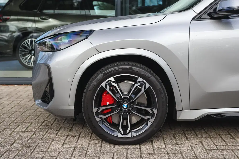 BMW iX1 eDrive20 M Sport uit 2026, foto 5