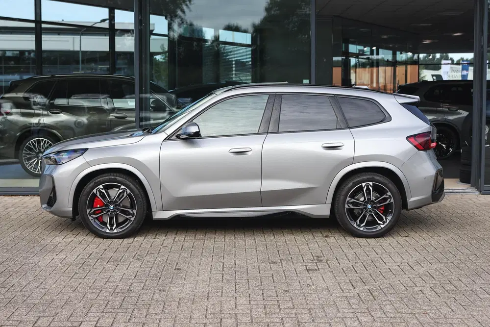 BMW iX1 eDrive20 M Sport uit 2026, foto 8