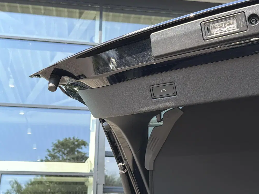 Ford Capri Select Extended Range RWD 79 kWh uit 2026, foto 9