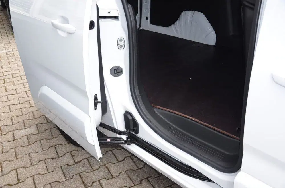 Opel Combo 1.5dCi L2130PK Heavy Duty Automaat uit 2024, foto 12