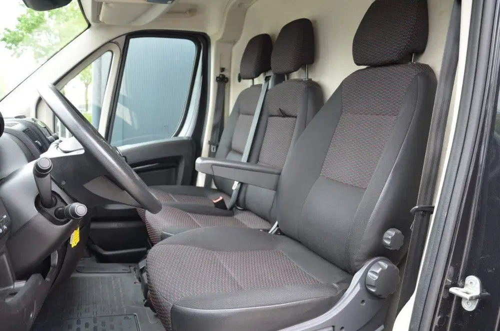 Peugeot Boxer 2.2 HDI L3H2 uit 2022, foto 8
