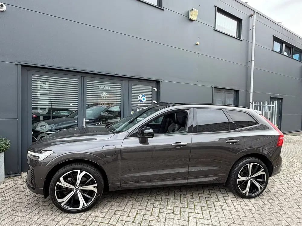 Volvo XC60 2.0 T6 Plug-in hybrid AWD panoramadak uit 2023, foto 7