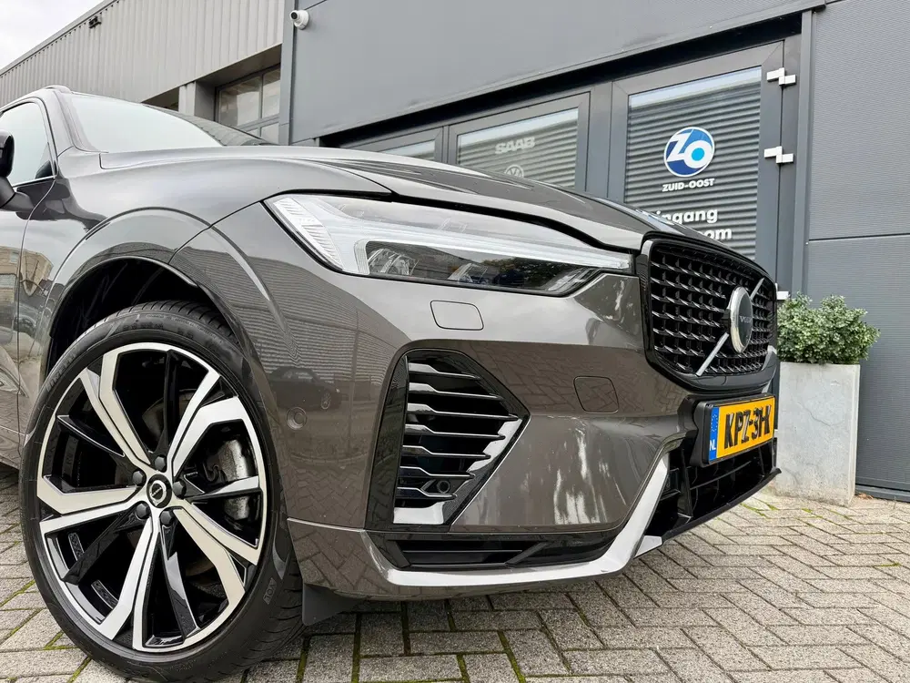 Volvo XC60 2.0 T6 Plug-in hybrid AWD panoramadak uit 2023, foto 8