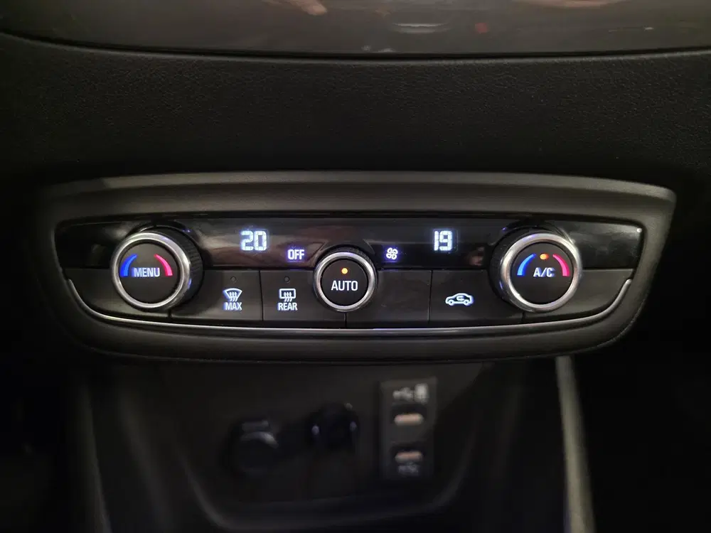 Opel Crossland 1.2 Turbo Elegance uit 2021, foto 3