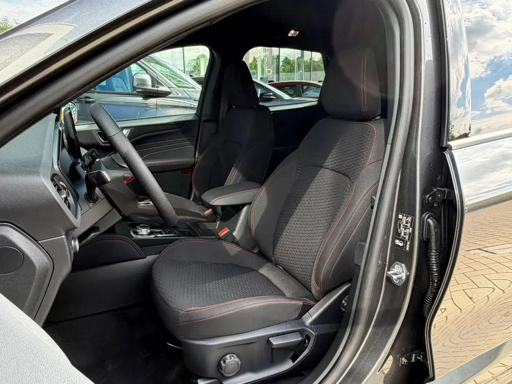 Ford Kuga 2.5 PHEV ST-Line uit 2026, foto 3