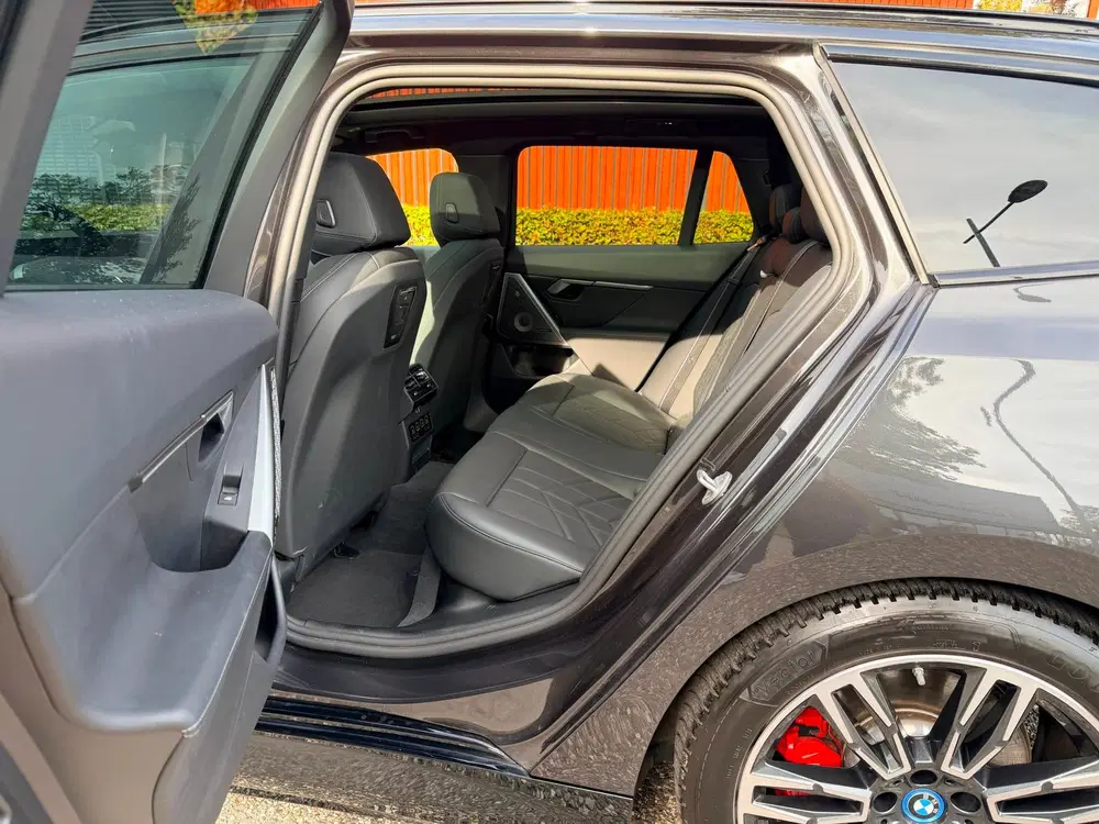 BMW i5 eDrive40 M-Sport PRO uit 2025, foto 12