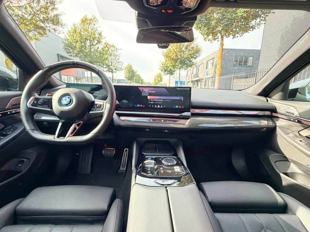 BMW i5 eDrive40 M-Sport PRO uit 2025, foto 7