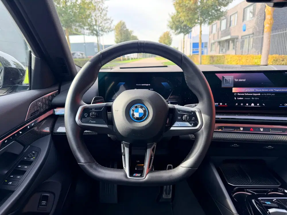 BMW i5 eDrive40 M-Sport PRO uit 2025, foto 8